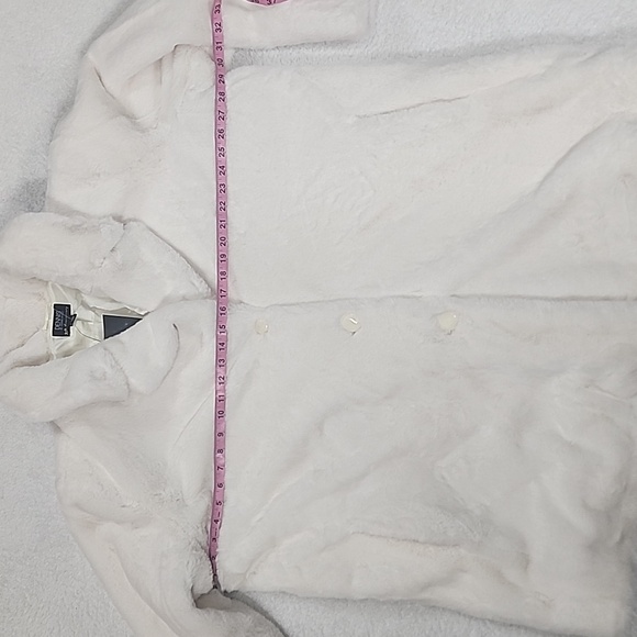 Dennis Basso White Faux Fur Coat With Pockets 30th Anniversary New With Tags - Picture 4 of 9
